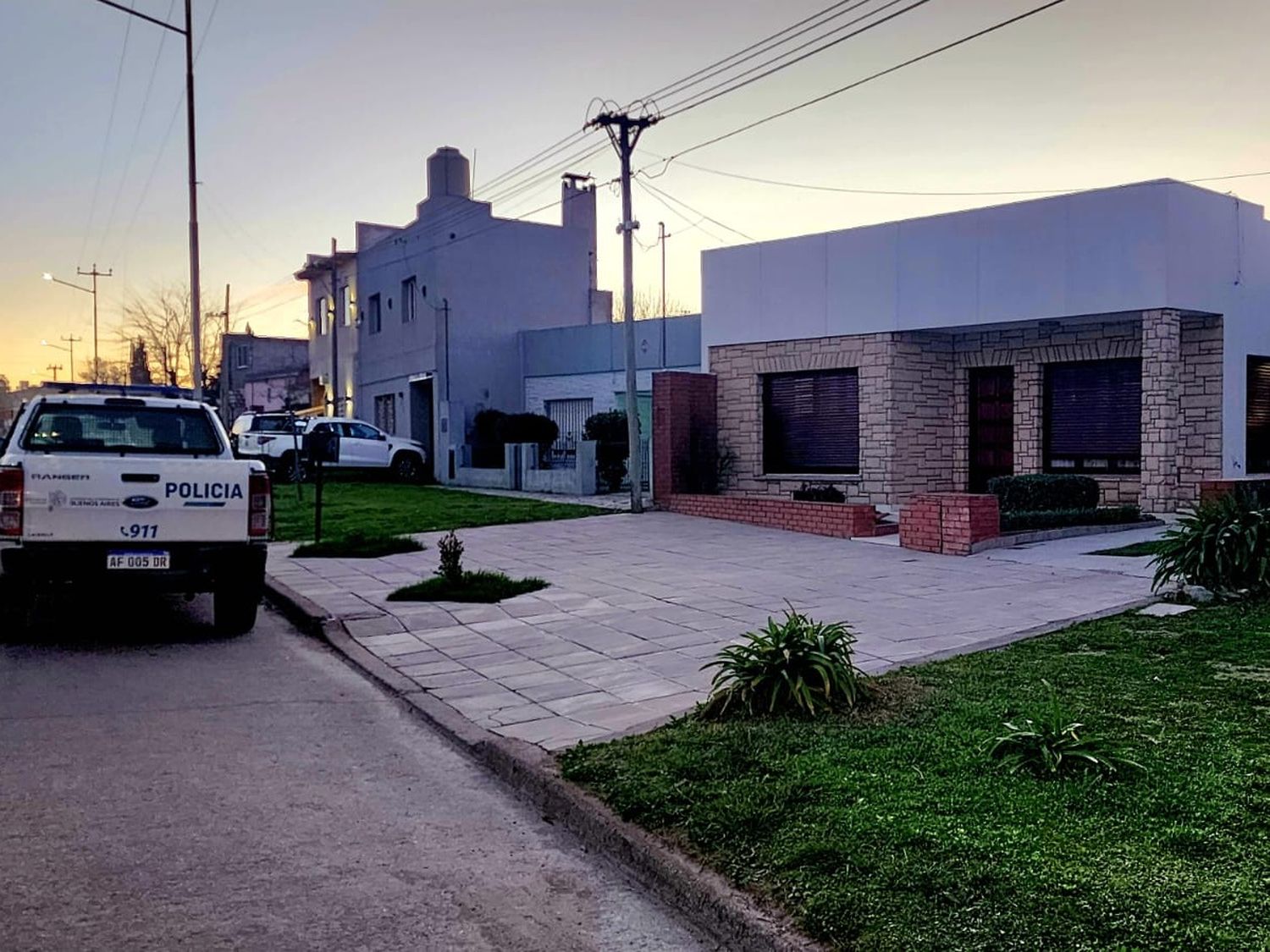 Una pareja de delincuentes maniató y robó a una mujer de 84 años en su domicilio a plena luz del día