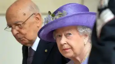 Francisco recibe a la Reina de Inglaterra a 32 años de la guerra de Malvinas