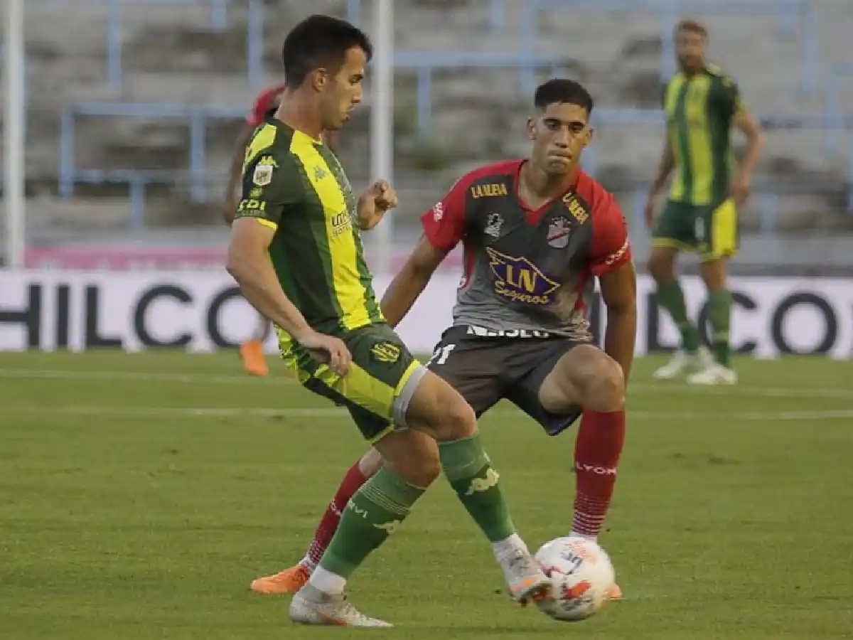 Aldosivi goleó a Arsenal