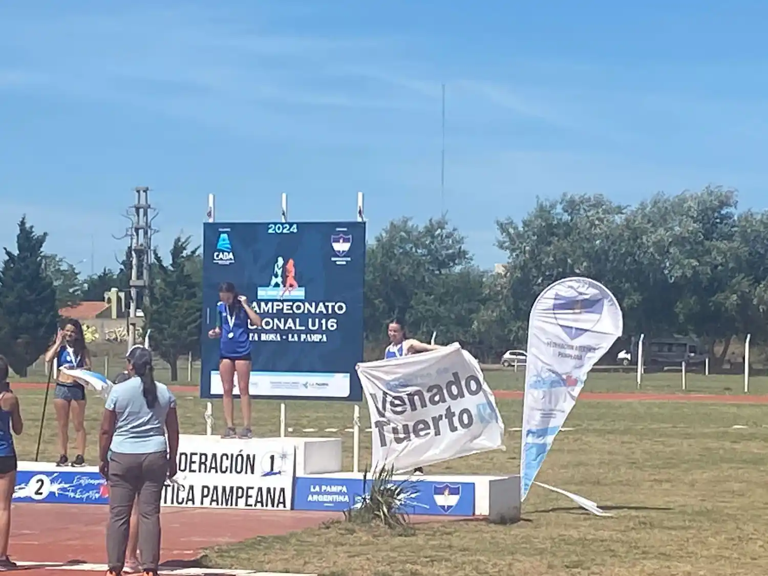 Camila Vilanova en el podio.