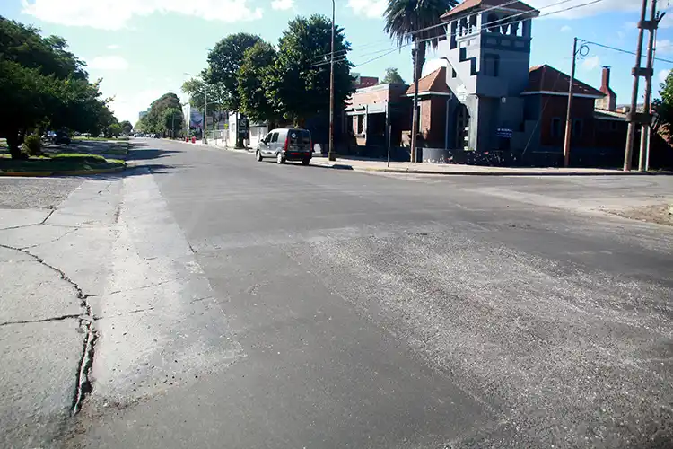 Fin del bacheo y la avenida 59 mejoró su transitabilidad