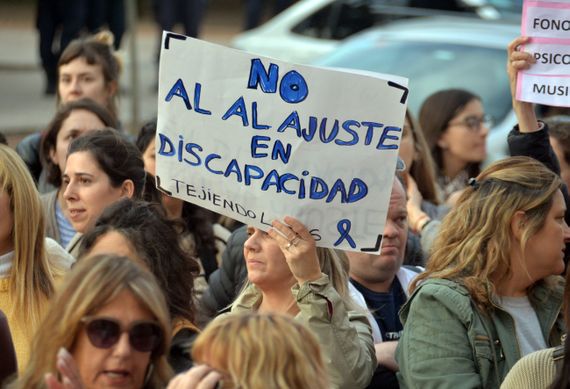 El Gobierno promulgará la Ley de Discapacidad, pero por el momento no la aplicará