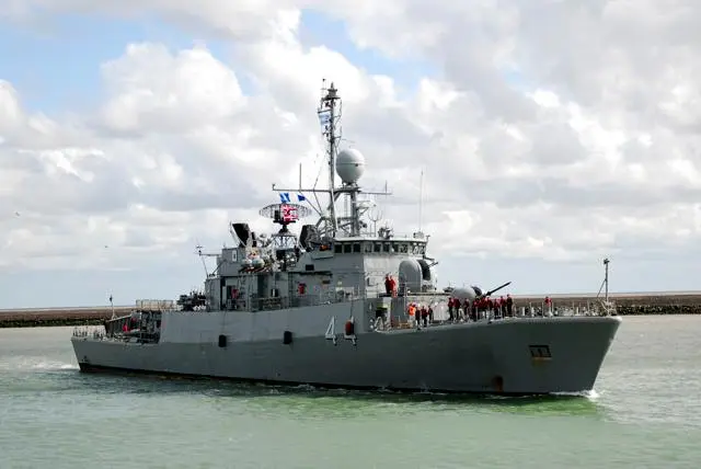 Tunante II: Sin rastros del velero, regresó a Puerto Belgrano la corbeta ARA "Parker" 