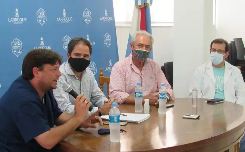 Aclararon que en Larroque no se han vacunado vecinos: solo personal de salud