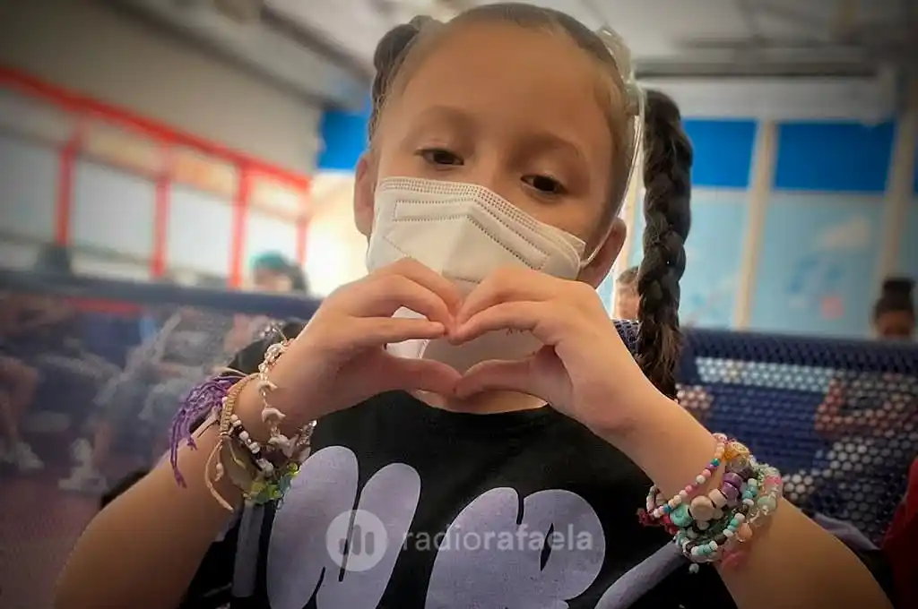 Nirvana, una pequeña rafaelina, necesita $30.000.000 para operarse: “No puedo permitir que deje de caminar”