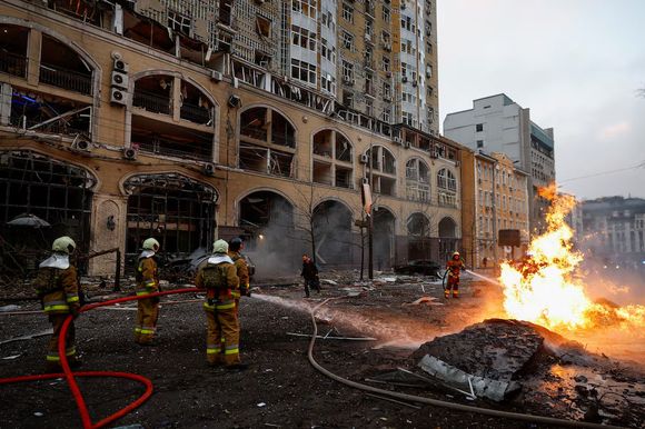 Las embajadas de Argentina y Portugal en Kiev sufrieron daños por otra ola de ataques rusos