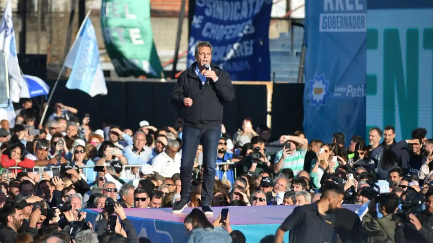 Massa acompañó a Kicillof en el cierre de campaña: "El domingo el deseo se va a hacer realidad"