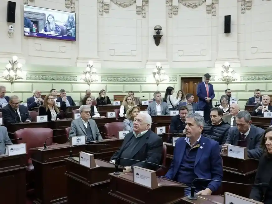 La votación fue por signos y en el mismo sentido que el dictamen que recomendó la aprobación.