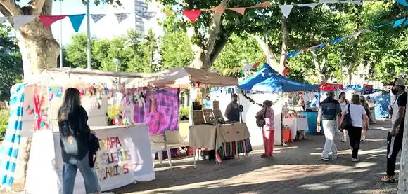 Ferias de la Economía Social en Plaza 25 de Mayo