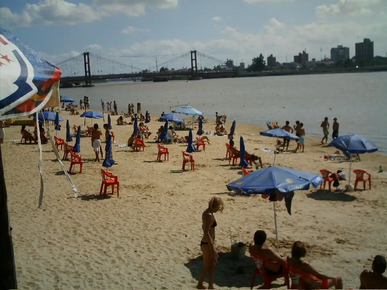 Música y baile en la costanera santafesina
