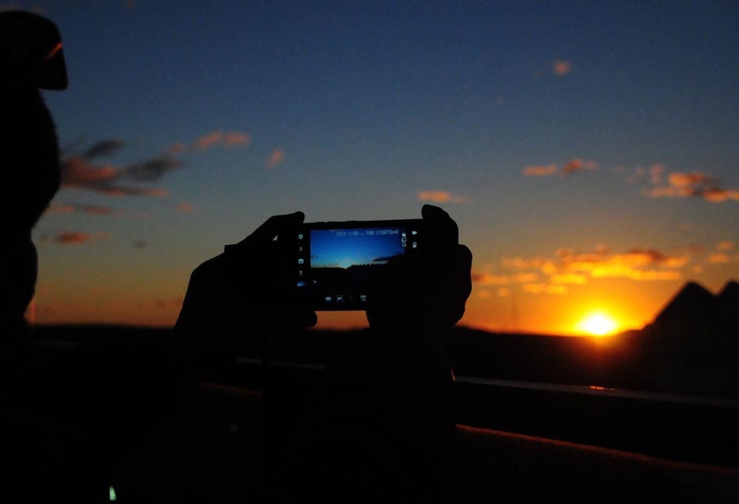 Las mejores imágenes del eclipse solar desde la cima del Parque Independencia