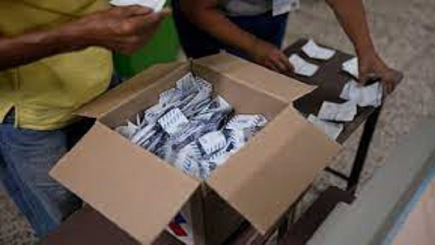 ¿QUÉ PASA SI NO HAY ACTAS? Lo que dicen académicos de Chávez  sobre los resultados