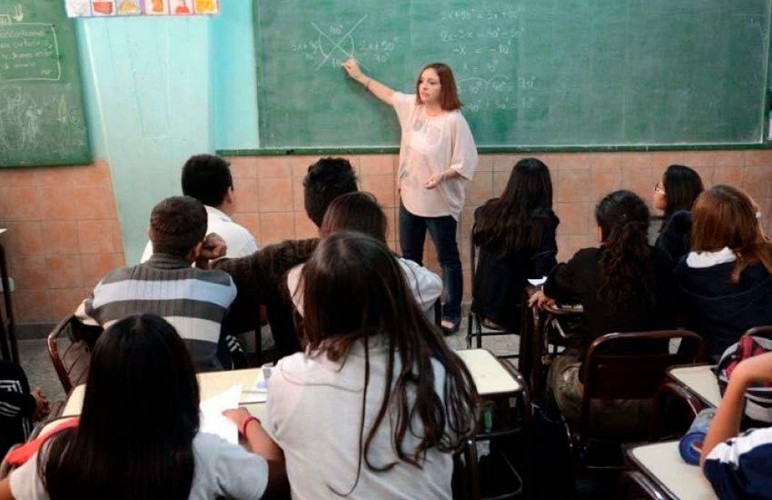 Empezó el ciclo lectivo 2025 y los chicos volvieron a las aulas este lunes en Santa Fe