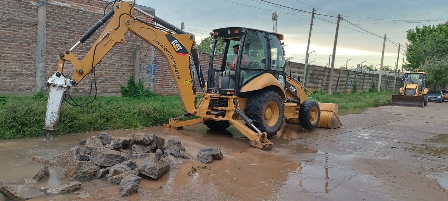 Nuevamente interrumpen el servicio de agua por fisuras en la cañería