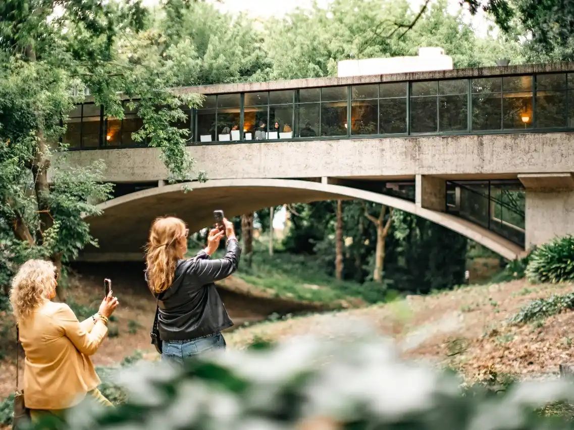 Las visitas para acceder a la vivienda requieren inscripción previa a través del sitio www.turismomardelplata.gob.ar.