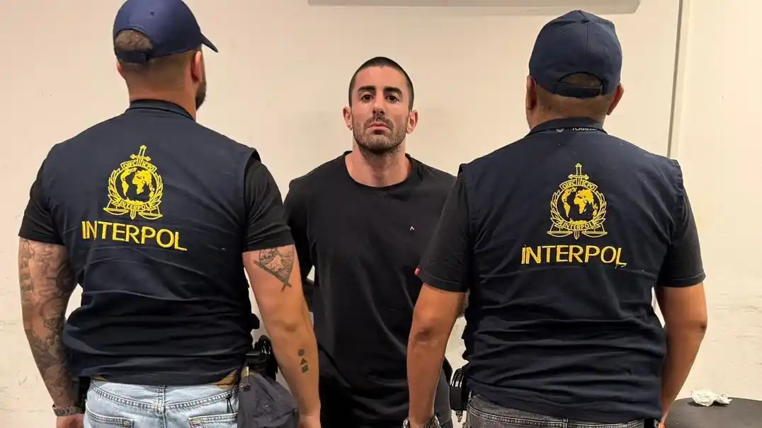 Escobar fue extraditado en medio de un fuerte operativo policial.