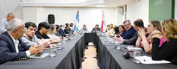 Confirmaron a los gremios docentes que se devolverán los descuentos por errores en liquidaciones