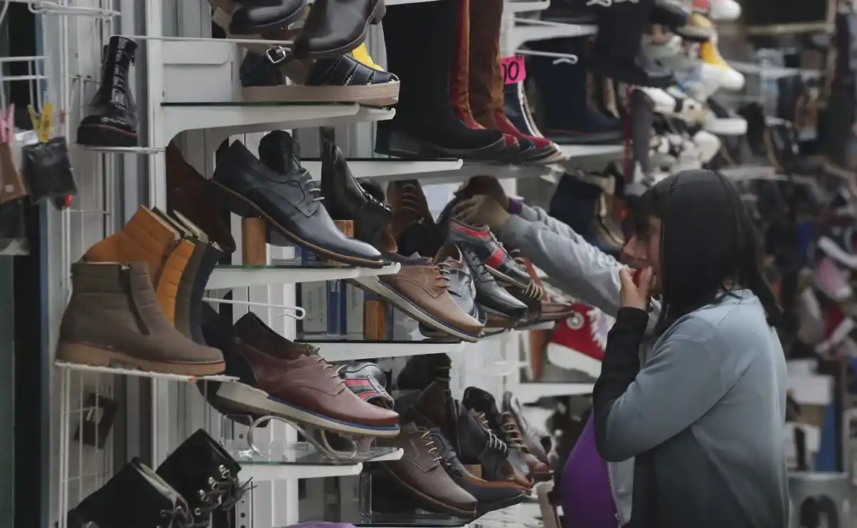 Las ventas en los comercios minoristas pymes registraron en febrero en promedio una caída de 25,5% interanual a precios constantes.