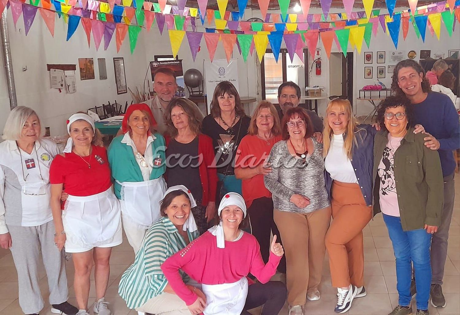Satisfacción. De los integrantes de la colectividad junto a la Vice Cónsul