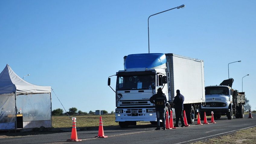 Limitan la circulación de tránsito pesado y dividen la ciudad en tres zonas