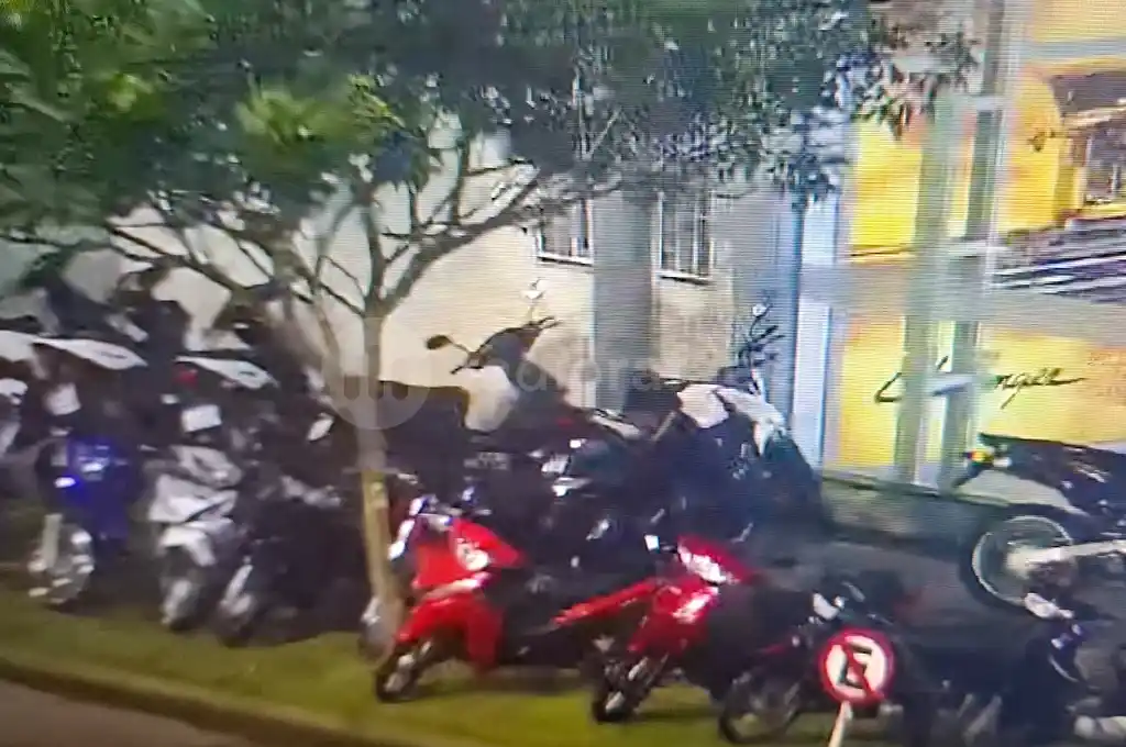 Un menor fue moto por moto “tanteando bauleras” e intentó llevarse varias camperas