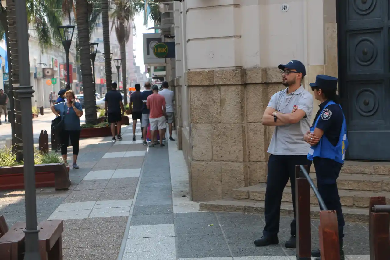 Renovaron el alerta por tormentas: hoy la temperatura máxima rondará los 30 grados