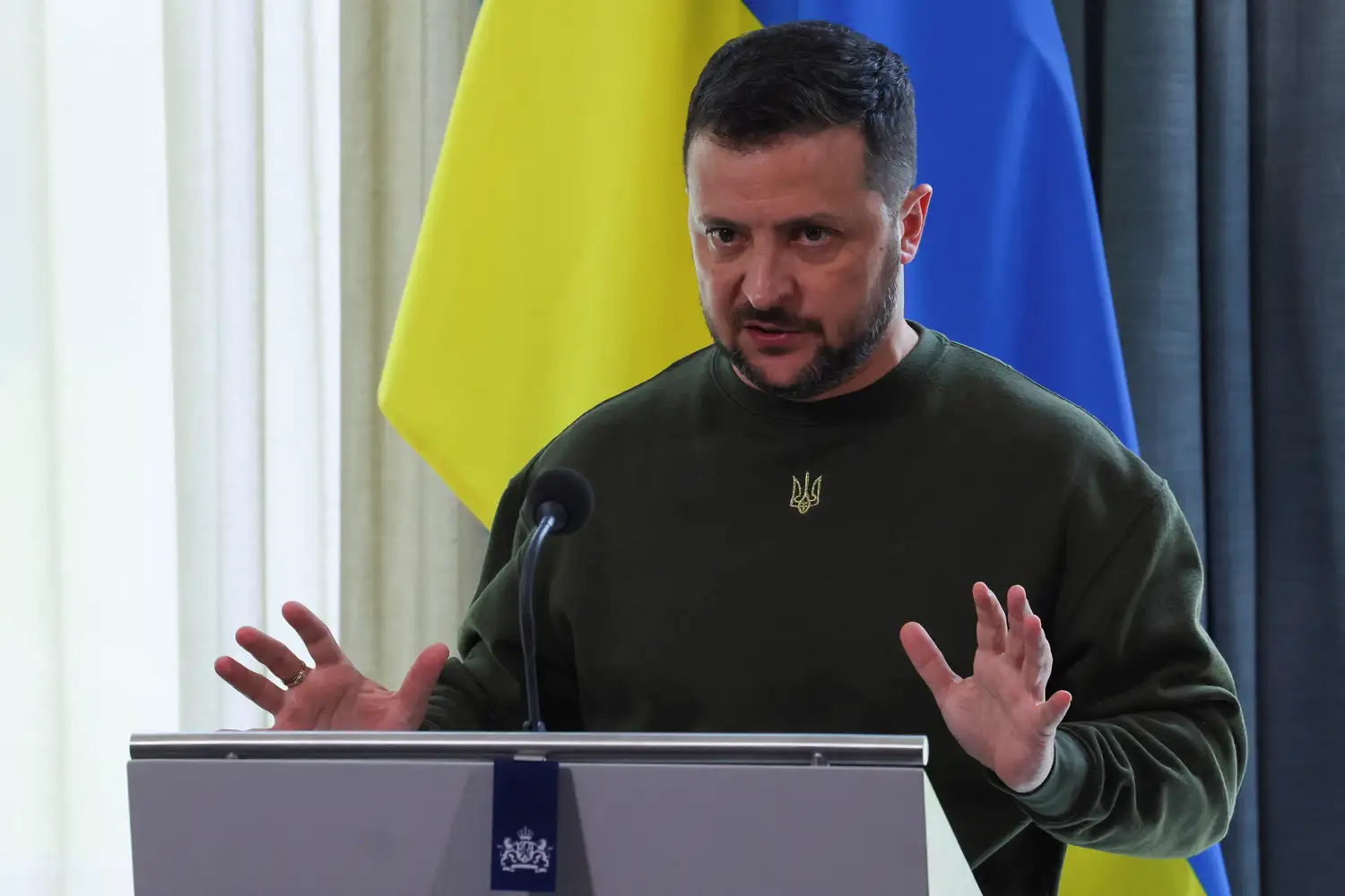 Volodimir Zelenski visitó la sede de la Corte Penal Internacional, en La Haya.