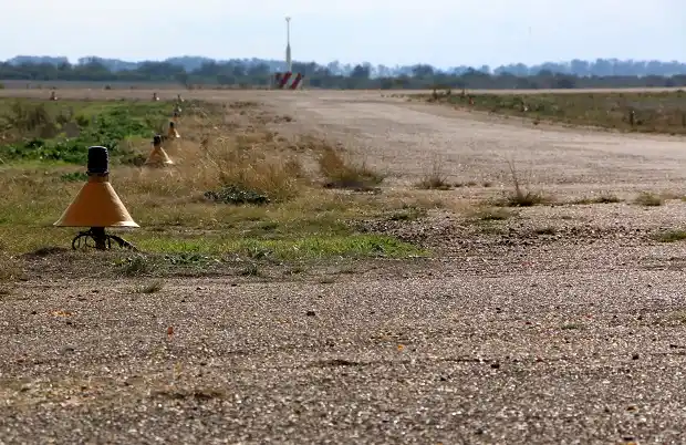 Nunca adjudicaron la obra de reasfaltado del Aeródromo 