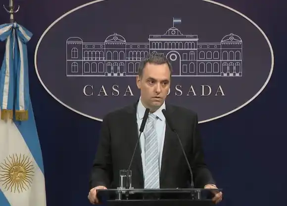 Llega al país una misión del FMl mientras el Gobierno asegura que hay un diálogo abierto con la CGT