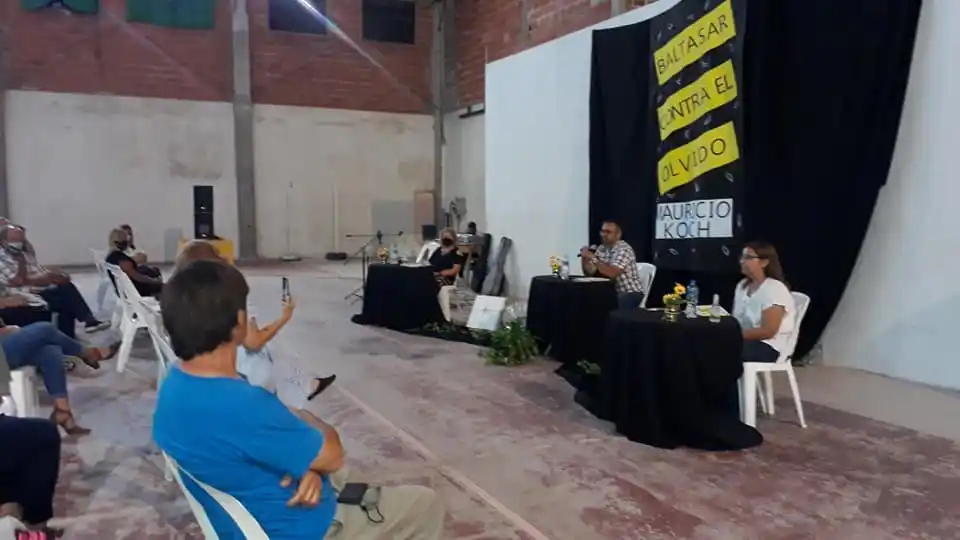 En la Biblioteca Popular “La Vieja Estación” fue presentada la novela de un autor local