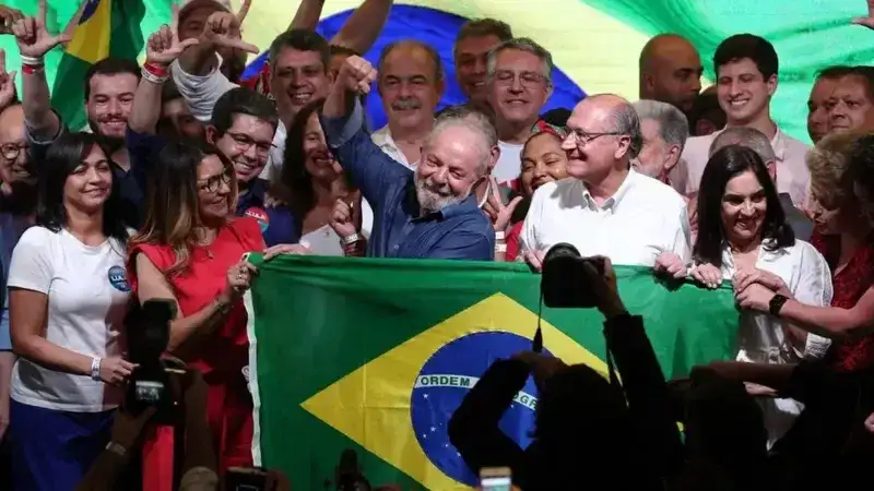 Luiz Inácio Lula da Silva triunfó en la segunda vuelta electoral de Brasil.