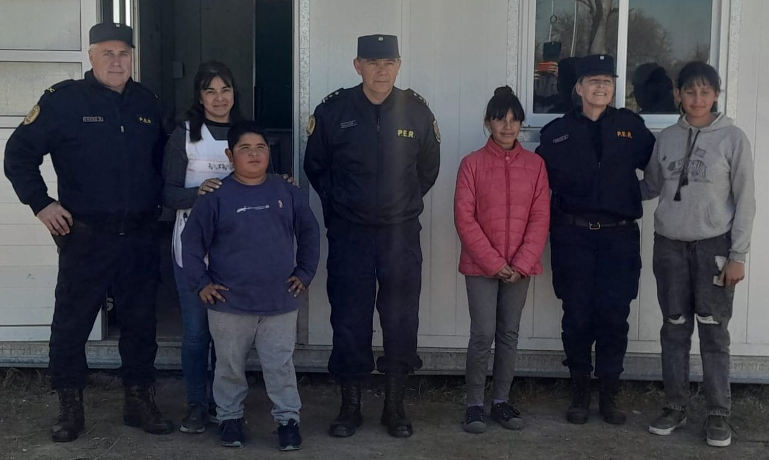 En contacto con compañeros de trabajo y personas de los barrios-