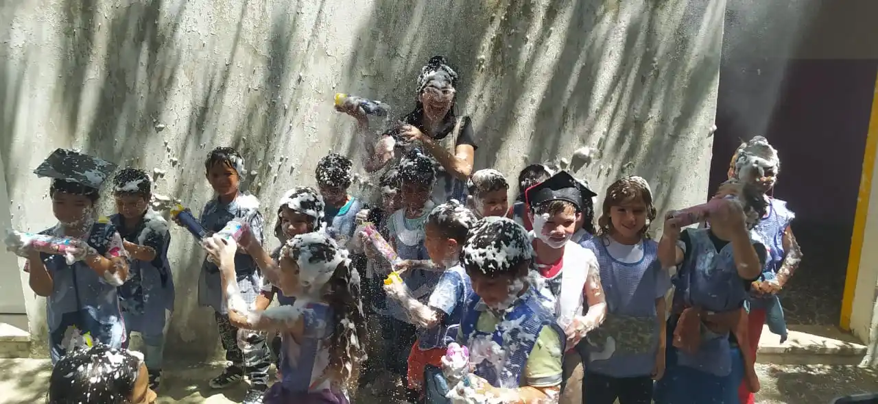 ¡Felicitaciones a los egresados del Jardín 903!