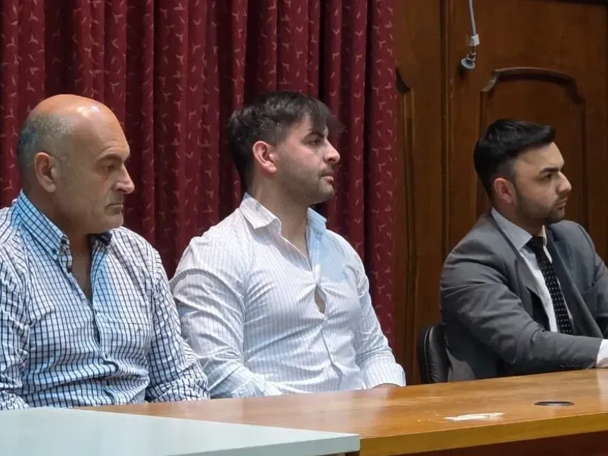Impusieron penas en suspenso a Sola y su hijo.