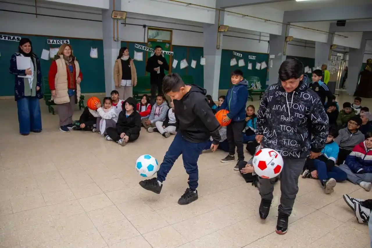 Más de 100 escuelas recibieron donaciones financiadas con bienes recuperados del delito - 3