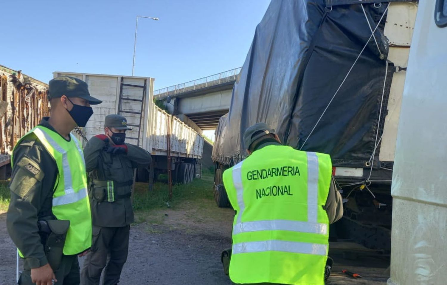Gendarmería incautó 1600 litros de precursores químicos en Gualeguaychú
