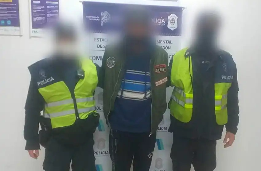 Sin registro, quiso sobornar a la policía