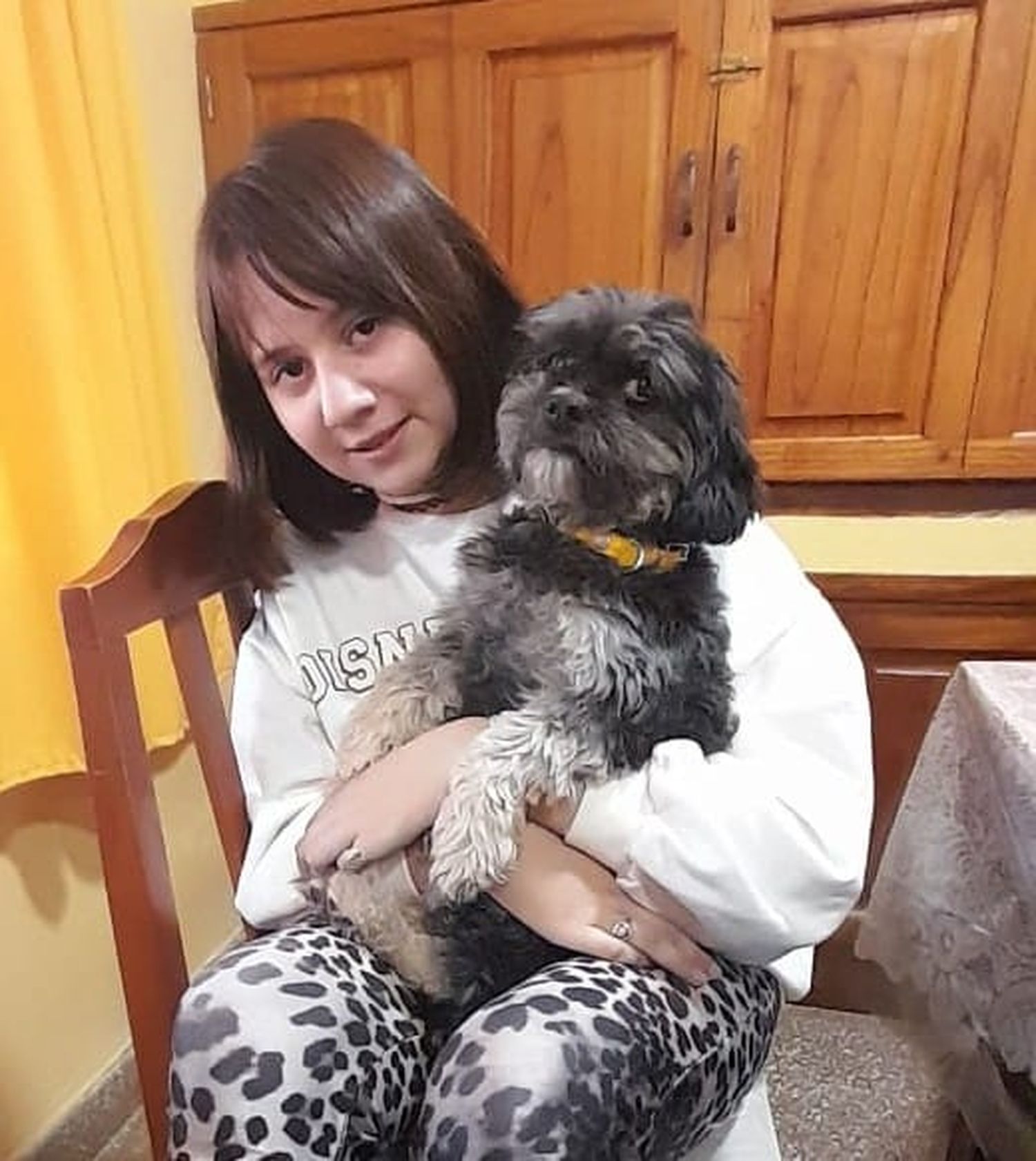 Guillermina con su perrita Juanita-.