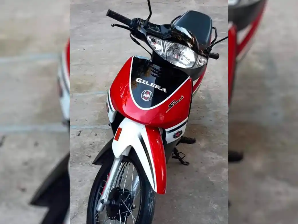 Buscan documentación y moto robada