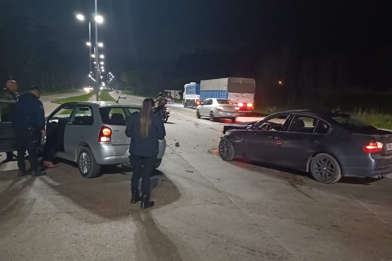 Impactante choque en Ruta 88: una pareja resultó herida y uno de los conductores escapó del lugar