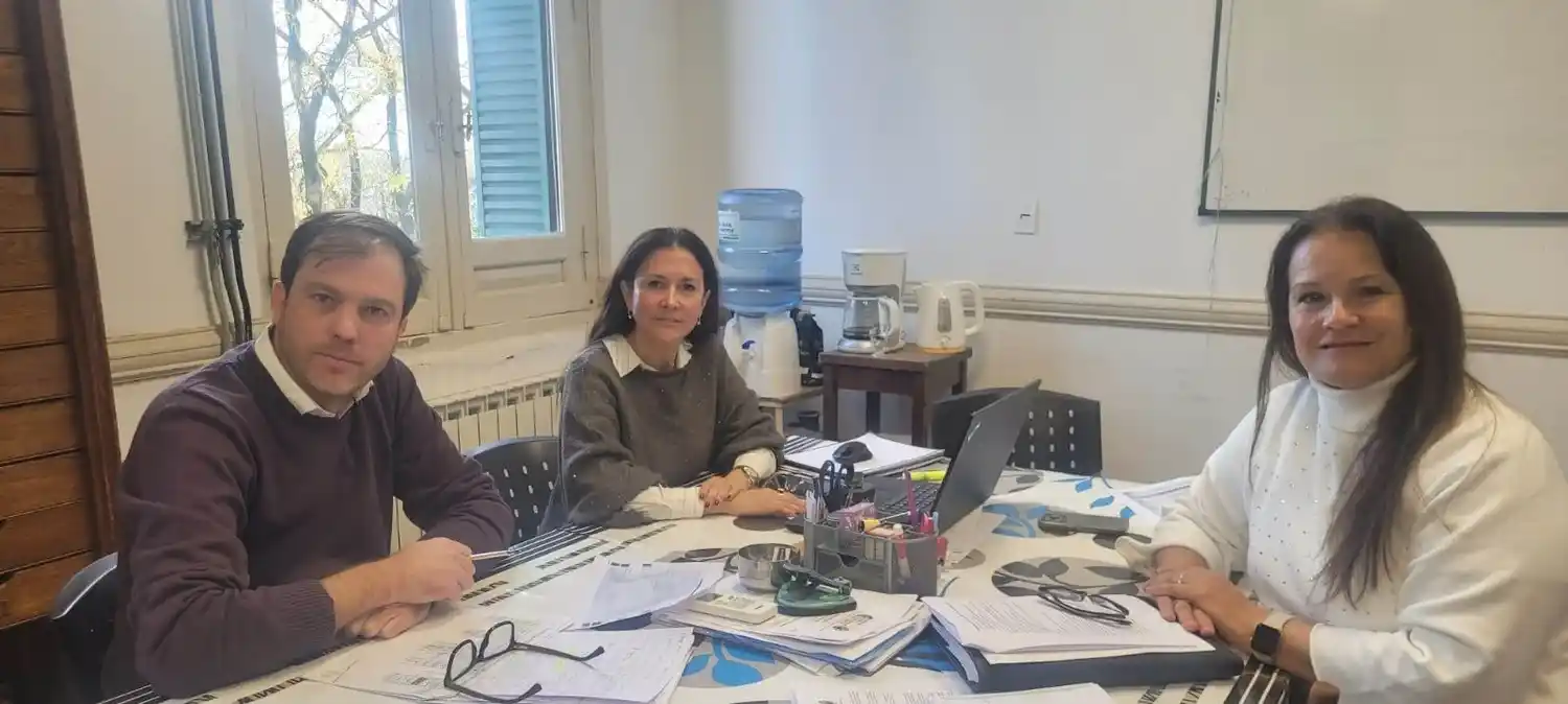 Patricio Roché, María Saavedra y Roxana Calvo dialogaron con este medio en la oficina de partido dentro del Palacio Municipal