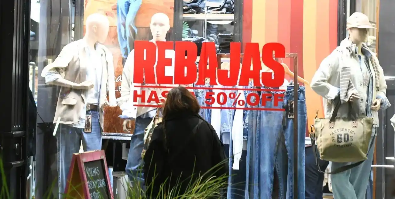 Se registró un 12% de caída interanual en ventas de indumentaria. Crédito: Manuel Fabatía.