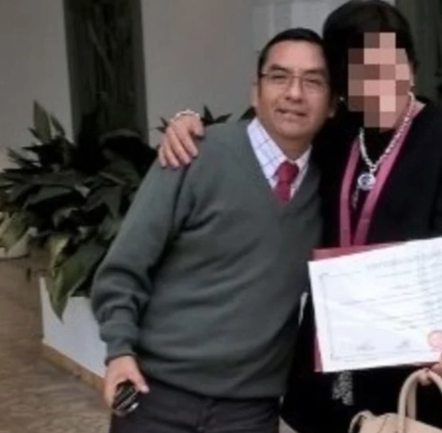 Denuncian a un médico que abusaba de la niñera menor de edad de sus hijos