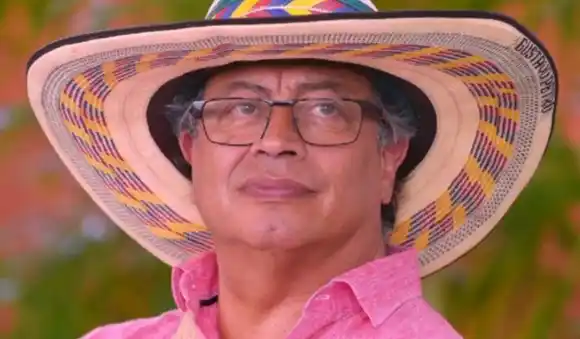 Ahora es «PETROBARBIE» así anuncian visita presidencial (+ Video)