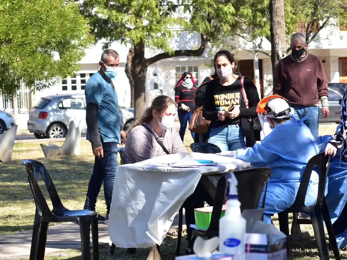 Ante el regreso a las clases presenciales, docentes concurrieron a hisoparse   