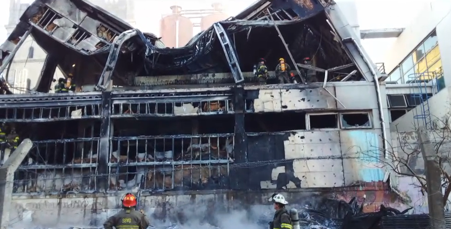 Incendio en un sector de la planta de cervecería Quilmes