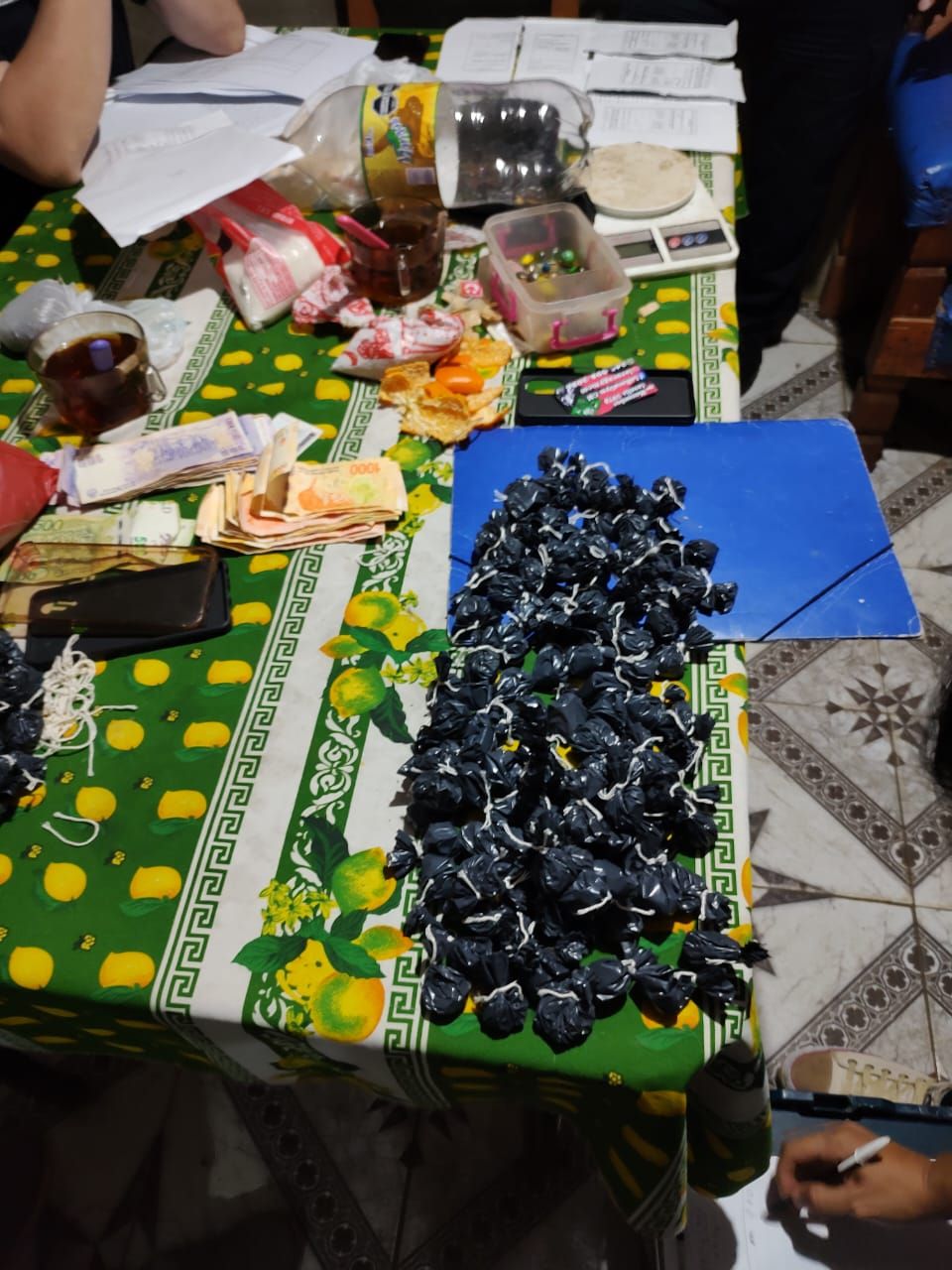 Secuestran drogas, armas, dinero y elementos relacionados con el narcotráfico en Barrio La Roca