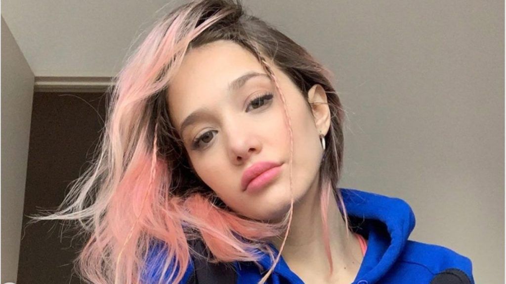 Ángela Torres habló sin filtros sobre su adicción al cigarrillo