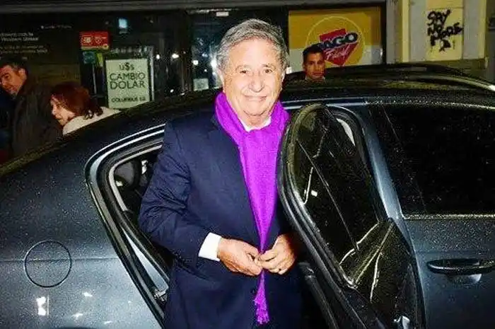 "Hay que dejarse de joder con el pasado"