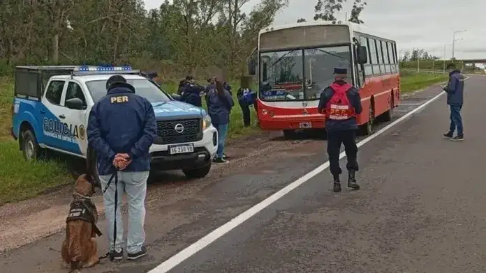 Controlaron 22 colectivos con cuadrillas de cosecha y secuestraron drogas